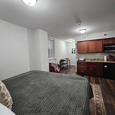 Cozy King Bed Stay At The Historic Inman - 201 Champaign Exterior foto